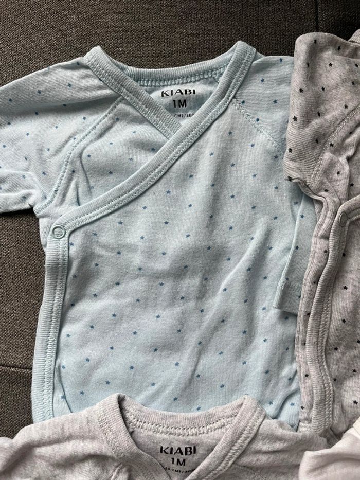 4 bodys mixte ML 1 mois - photo numéro 2