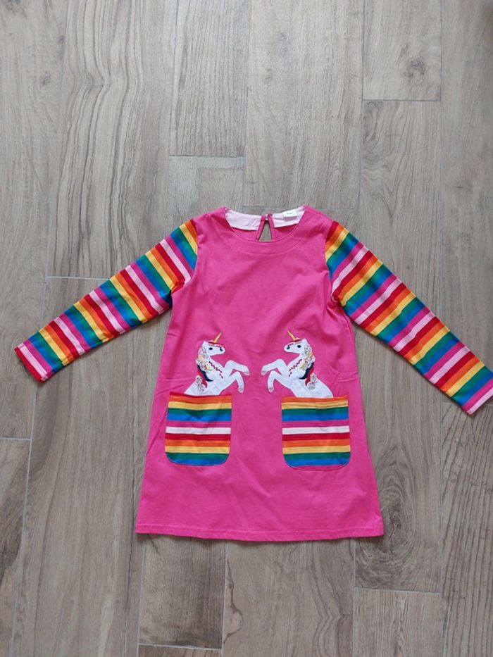 Robe neuve fille taille 120 ou 6 ans