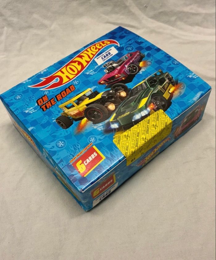 Box 24 boosters cartes à collectionner Hotwheels on the Road - photo numéro 3