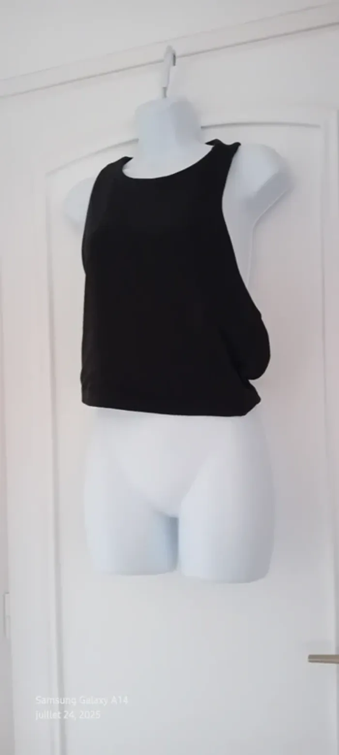 Haut débardeur court noir satiné dos ouvert femme 38/40 shein - photo numéro 9