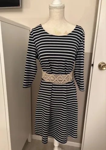 Robe ete mariniére rayée noir et blanche