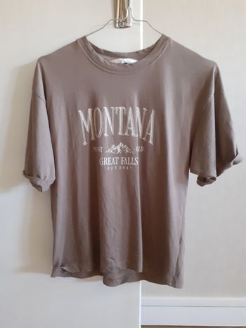 Tee shirt.