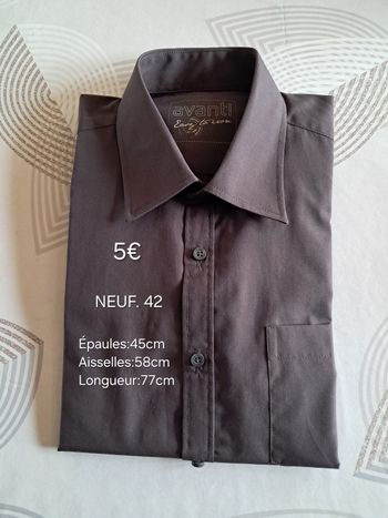 Chemise NEUVE pour homme taille 42