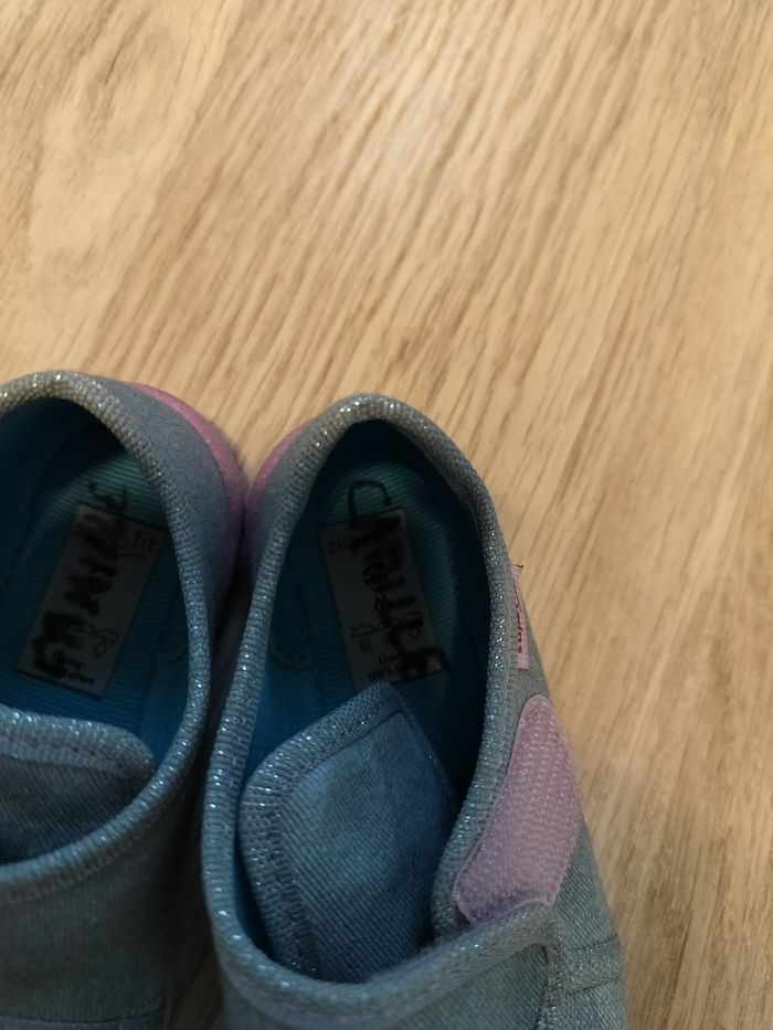 Pantoufles superfit pointure 24 - photo numéro 2