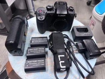 Panasonic Lumix GH5 Mark II (GH5M2) - Excellent état - Seulement ~350 obturat