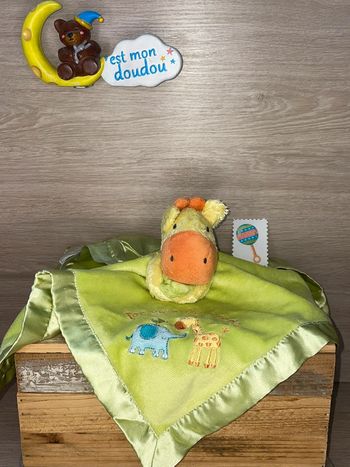 DIV165 doudou girafe 🦒 Carter’s