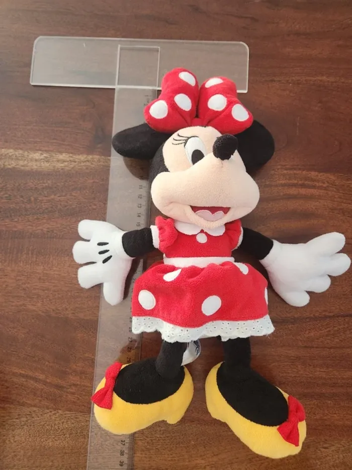 Peluche Disney Store Minnie Rouge 🧸 - photo numéro 3