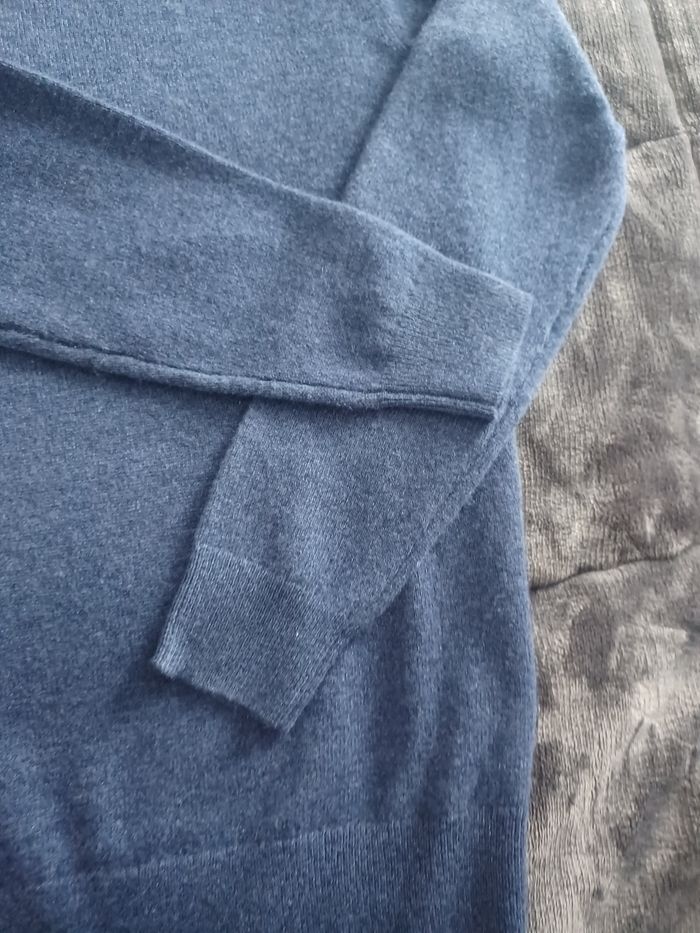Pull homme 100% cachemire  fin taille S neuf jamais servis bleu - photo numéro 7