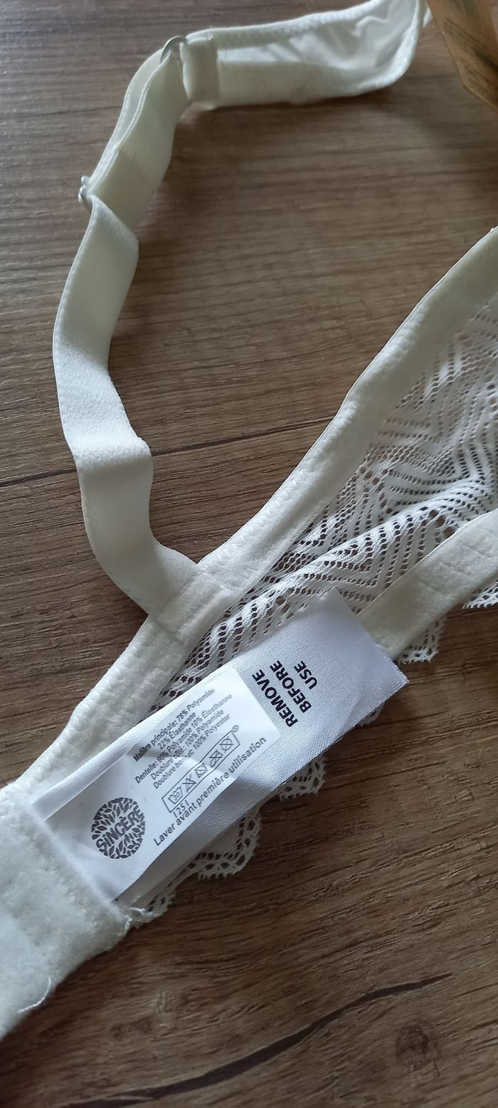 Soutien-gorge 90 % dentelle neuf 95d - photo numéro 7