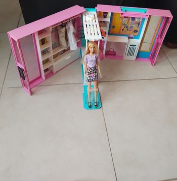 Dressing Barbie Dream closet
