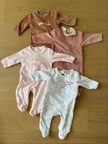 Lot 4 pyjamas 1 mois