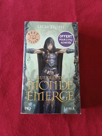 Guerre du monde émergé tome 1 " Licia Troisi " Pkj