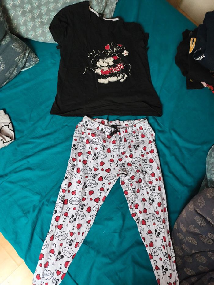Pyjama Minnie Mouse Taille M très bon état - photo numéro 2