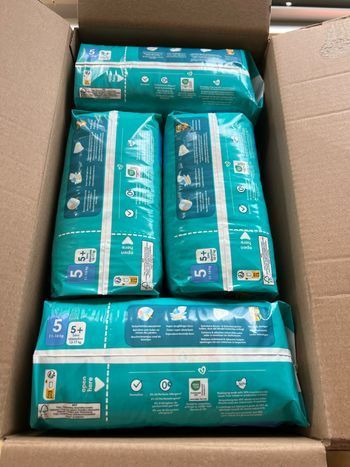 Couche taille 5 Pampers : 156 couches (4*39)