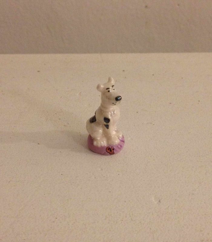 Mini figurine fantaisie en forme de chien Scooby-Doo de plusieurs coloris - photo numéro 2