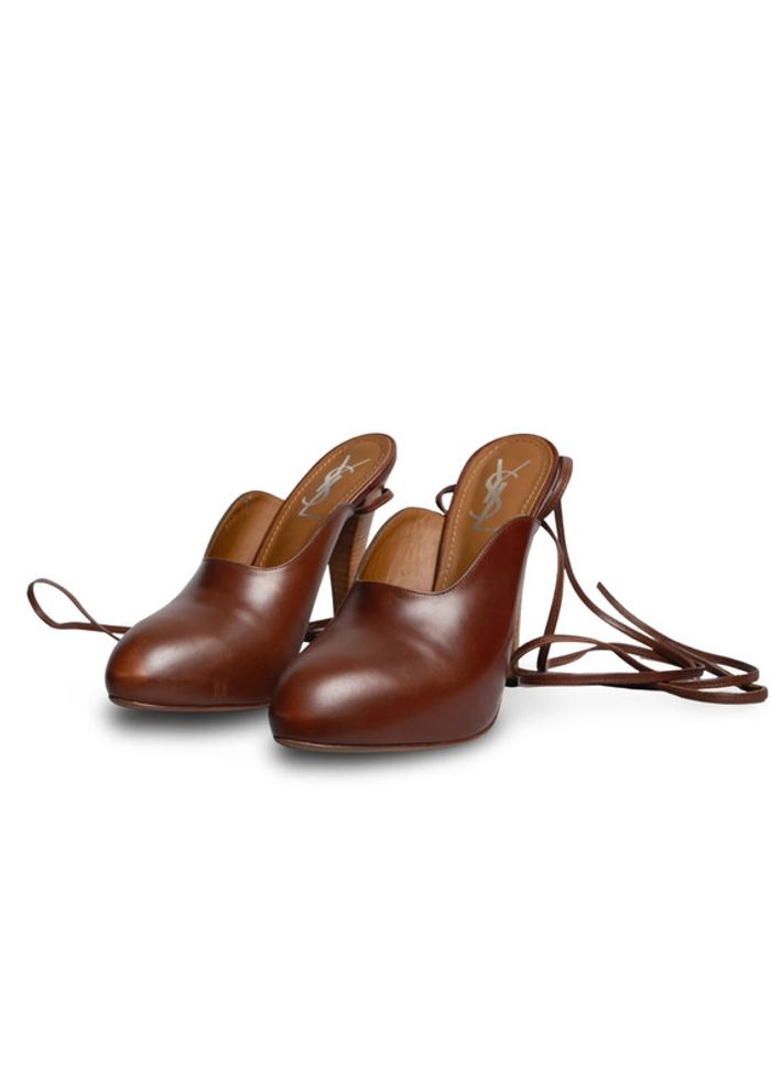 Talons lacés Yves Saint Laurent Resort 2010 – Taille 38,5