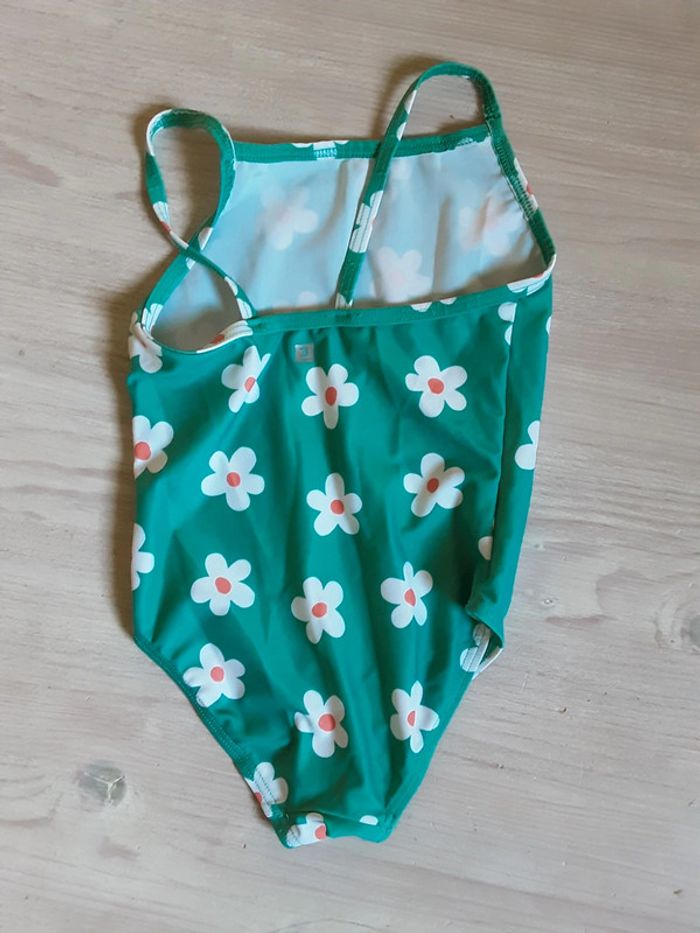 Maillot de bain fleurs comme neuf T. 2 ans - photo numéro 2