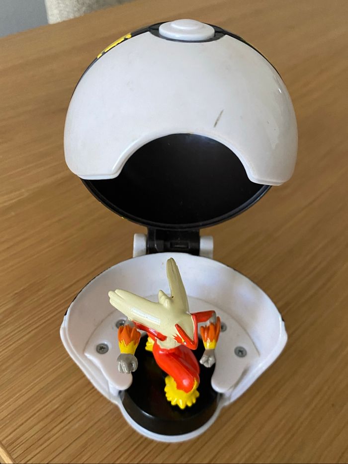 Pokémon lançeur Pokeball + figurine extra bille - photo numéro 7