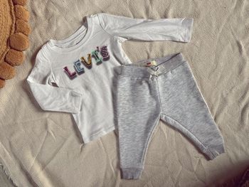 Ensemble levis jogging gris et blanc
