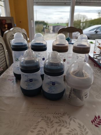 6 Biberons mam + 1 avent offert.
