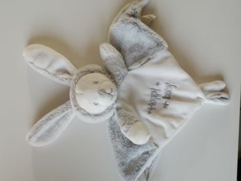 peluche ours déguisé en lapin