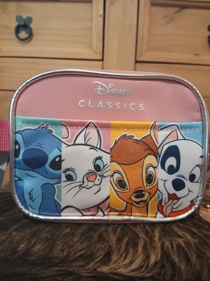 Trousse de toilette Disney +eau de toilette100 ml - photo numéro 2