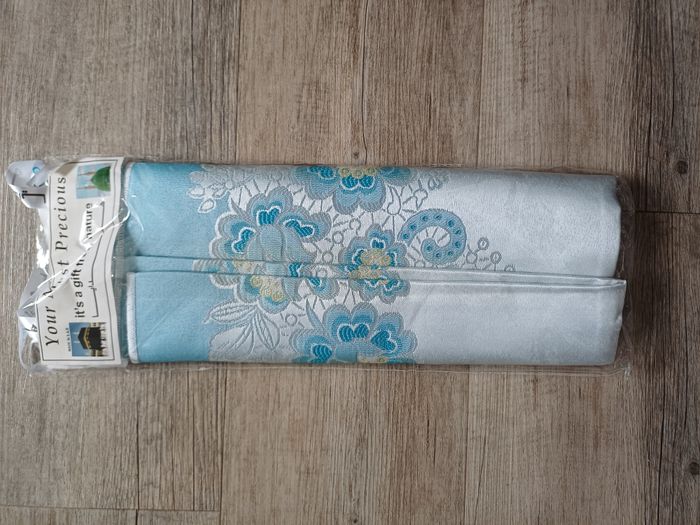 Kit cadeau composé d'un tapis+tasbih+coran, neuf, idéal pour offrir - photo numéro 2