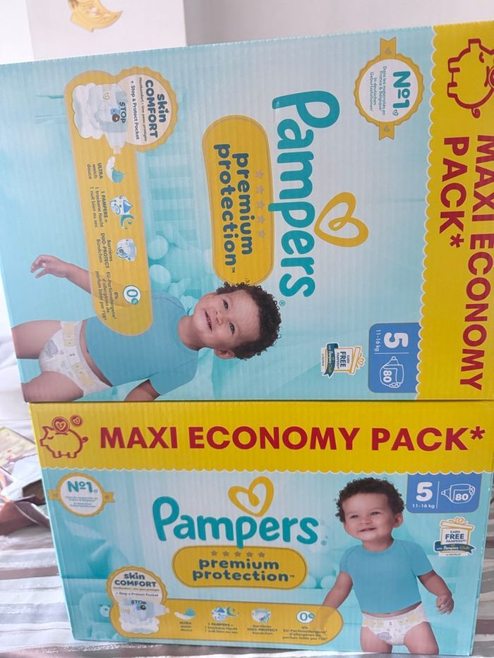 Lot de 2 cartons des couches Pampers taille 5 premuim - photo numéro 1