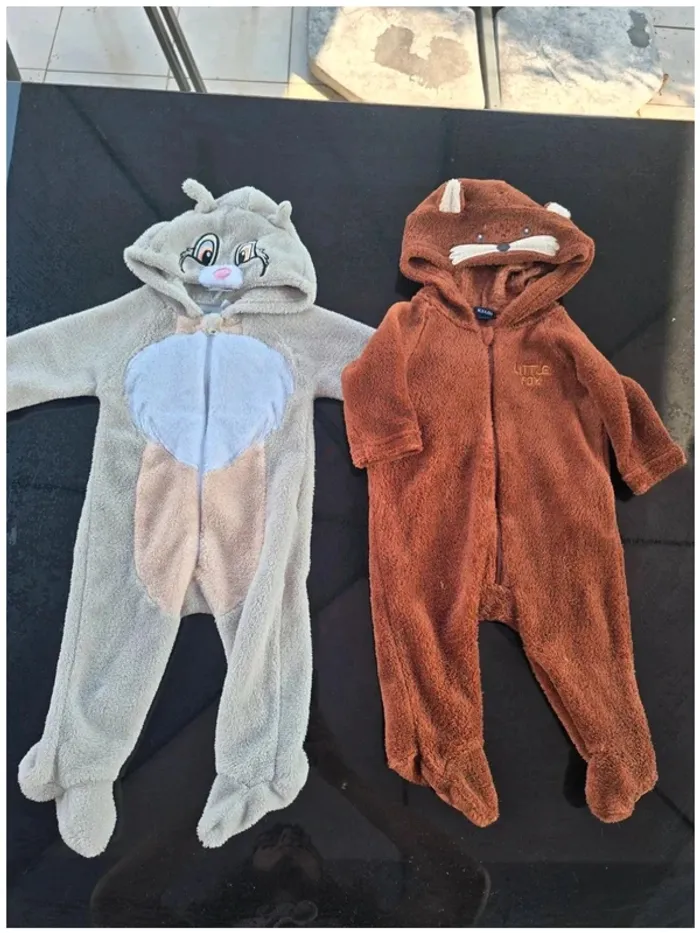 Lot combinaisons Disney et renard 3 mois