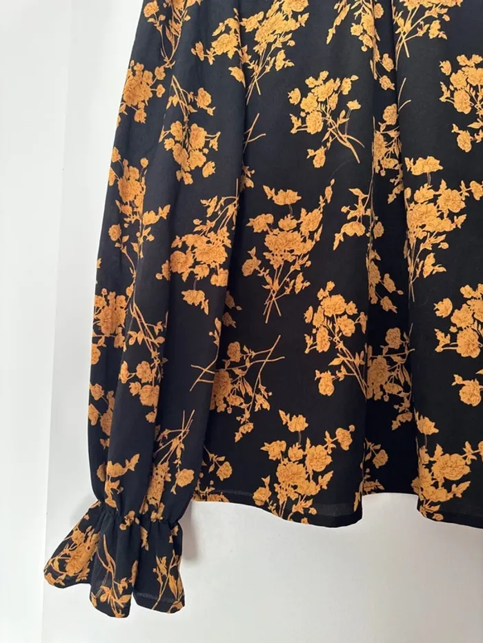 Blouse noire avec fleurs oranges Shein - photo numéro 3