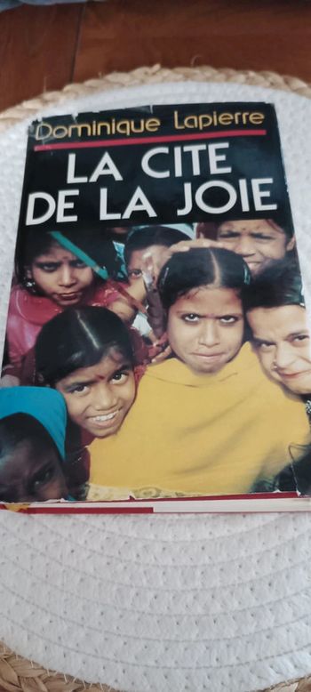 Livre la cité de la joie