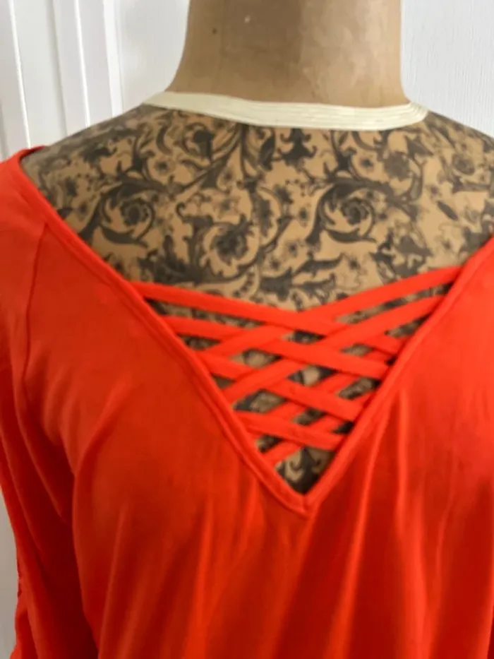 Robe près du corps orange marque L33 collection Virginie et moi taille 5 soit 46 - photo numéro 2