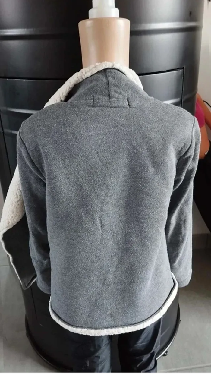 Veste grise molletonnée taille 10 ans - photo numéro 7
