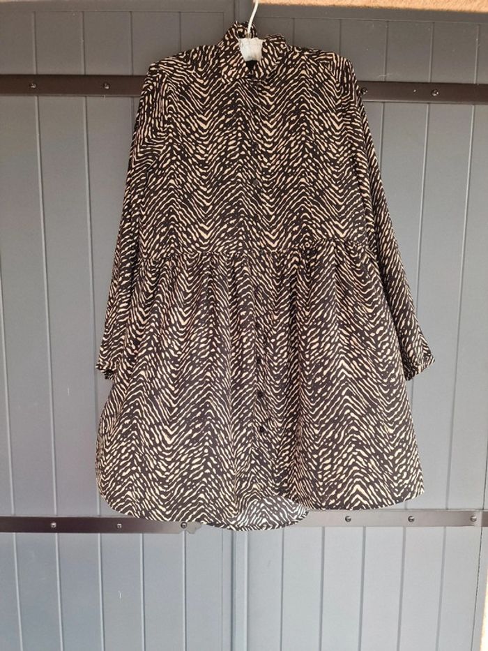 Robe noir motif zèbrée - photo numéro 3