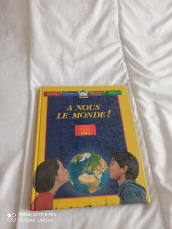 Livre cm1 à nous le monde