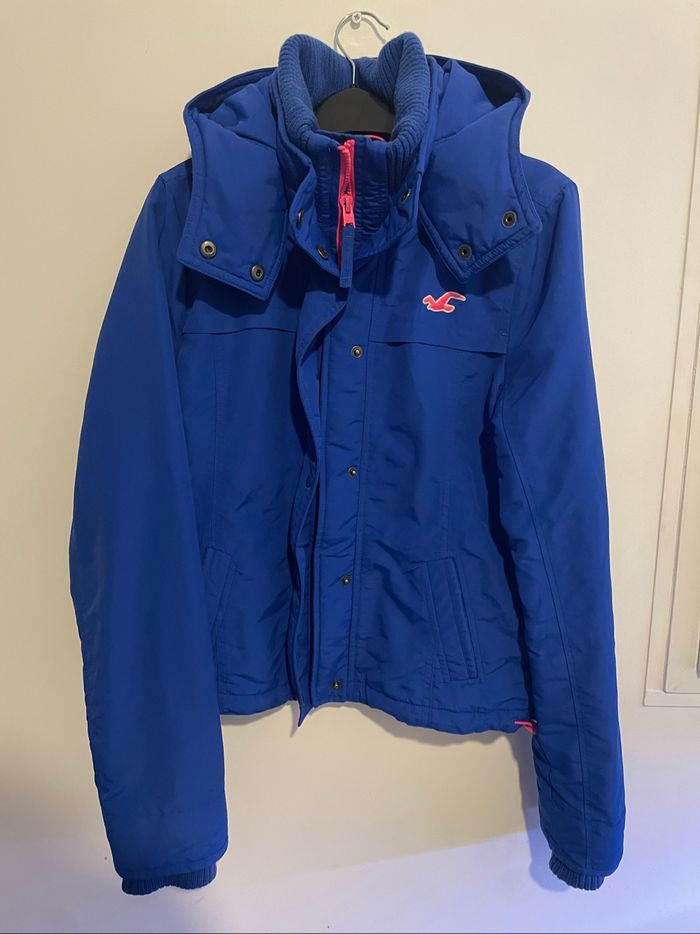 Veste Hollister California taille S bleu logo brodé rose