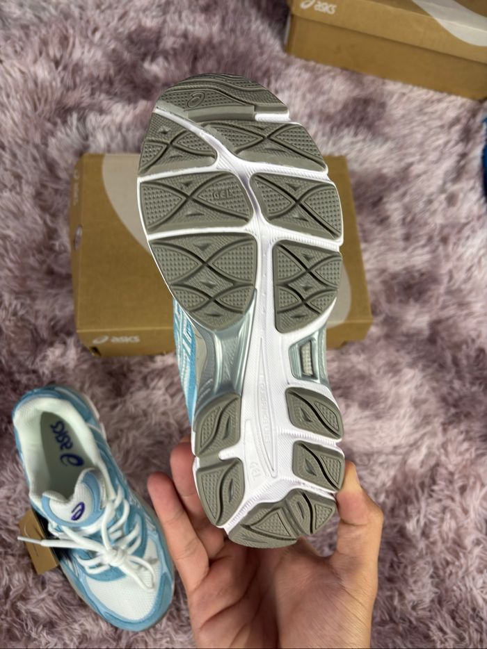 Asics gel NYC blue cream neuve taille 42 - photo numéro 4
