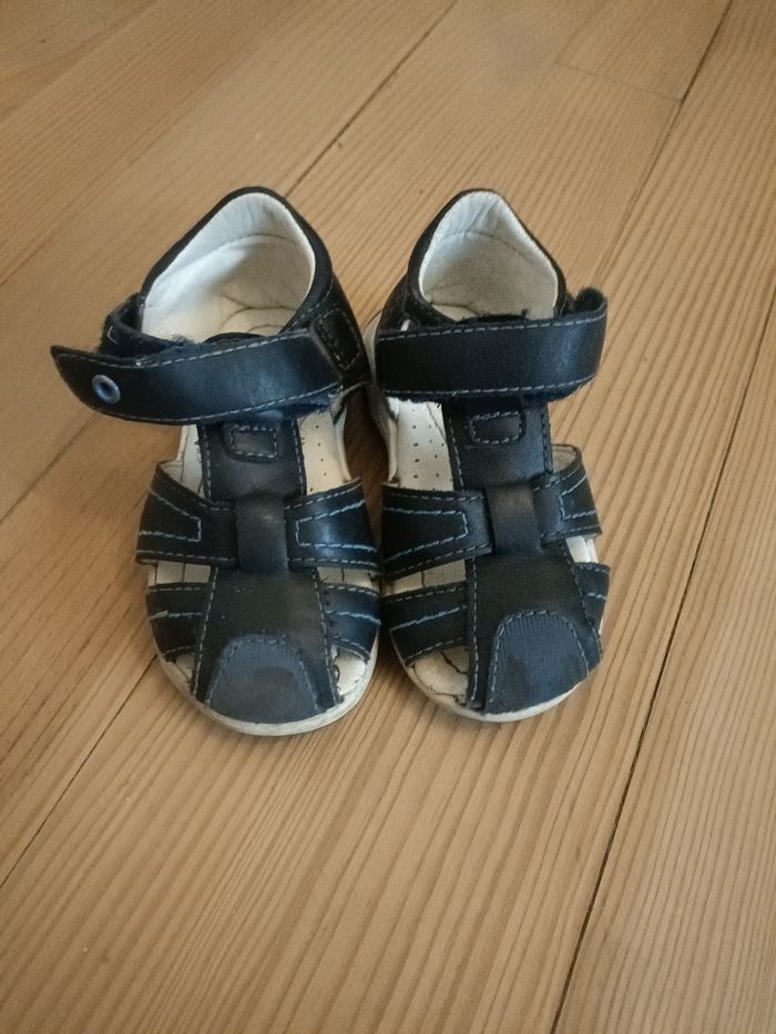 Sandale taille 23