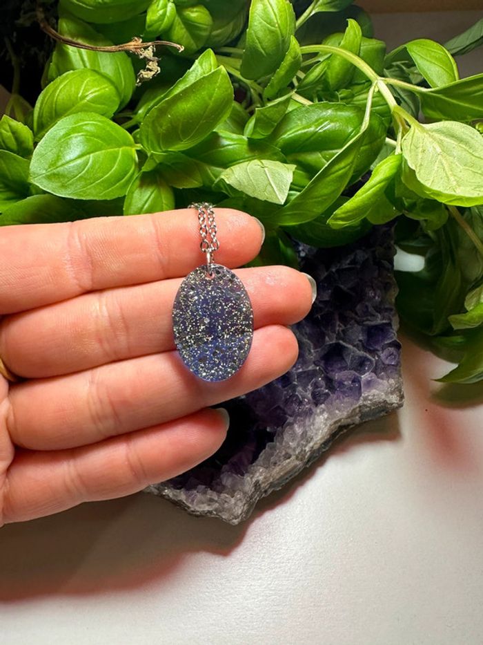 Pendentif grand arrondie en résine bleu et doré - photo numéro 4