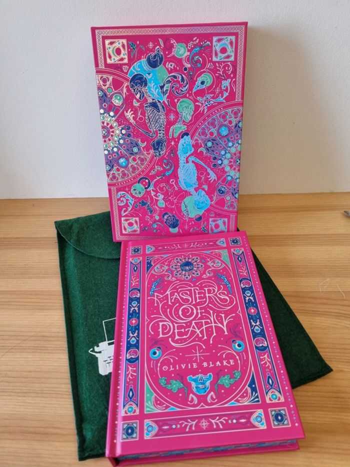 Masters of death (limited signed)
Olivie Blake