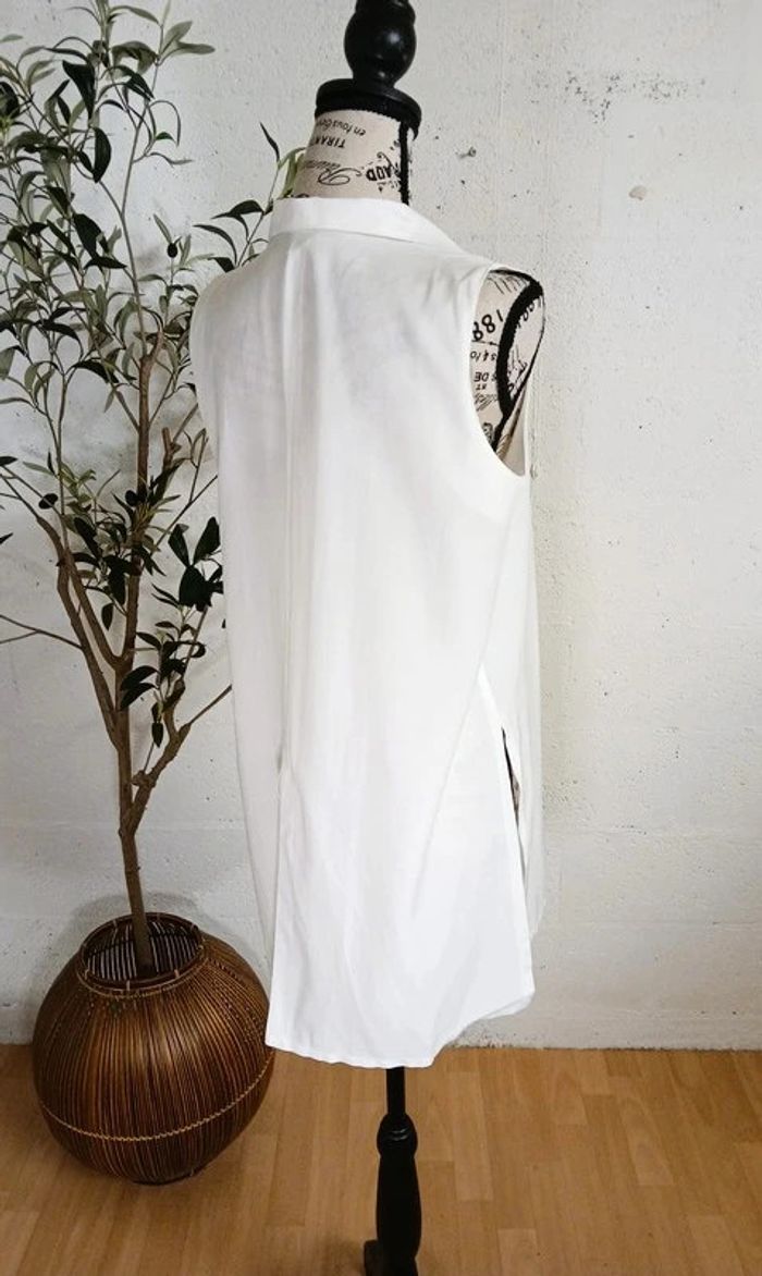 👚 Chemise longue sans manches blanche – Taille 38/40 – Très bon état - photo numéro 4