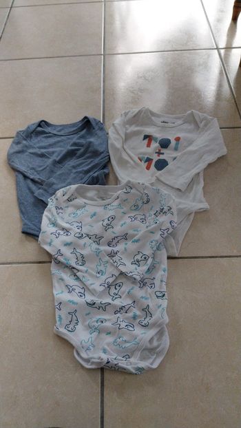 Lot de bodies 18 mois neuf 