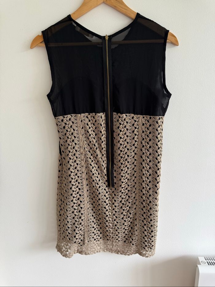 Robe chic soirée doré noir avec transparence taille 38 M - photo numéro 4