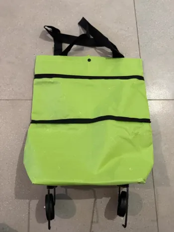 Panier à roulettes vert, très bon état 45x40cm