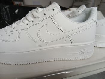Paire de baskets nike air force 1 neuves emballées