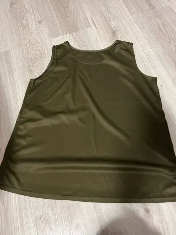 Débardeur vert kaki