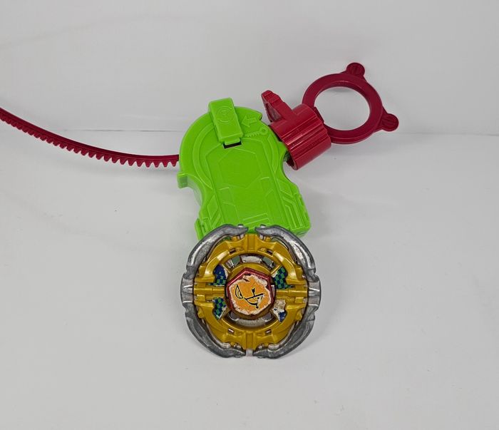 Toupie Beyblade Métal Fusion Inferno Sagittario