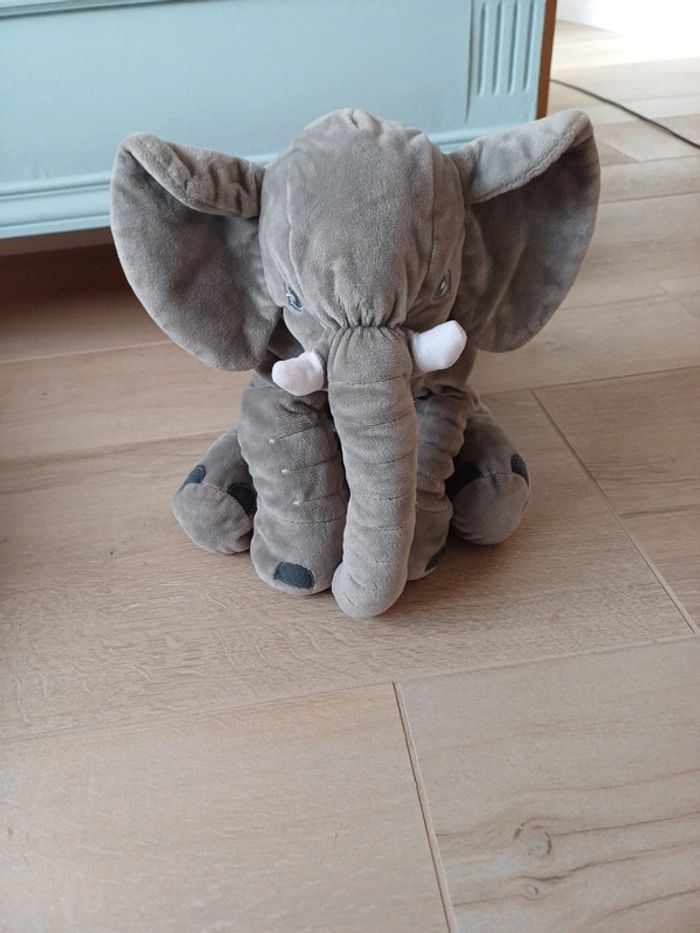 Peluche éléphant toute douce