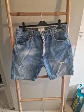 Short levi's
