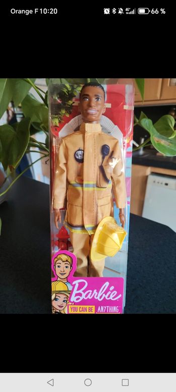 Barbie Ken Pompier – Neuf sous blister – FXP05 (2018)